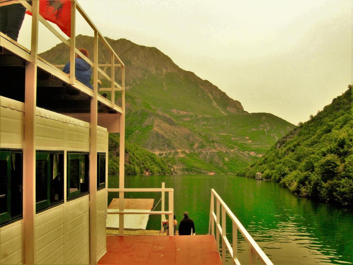Rozafa Ferry & Accommodation Koman Екстер'єр фото