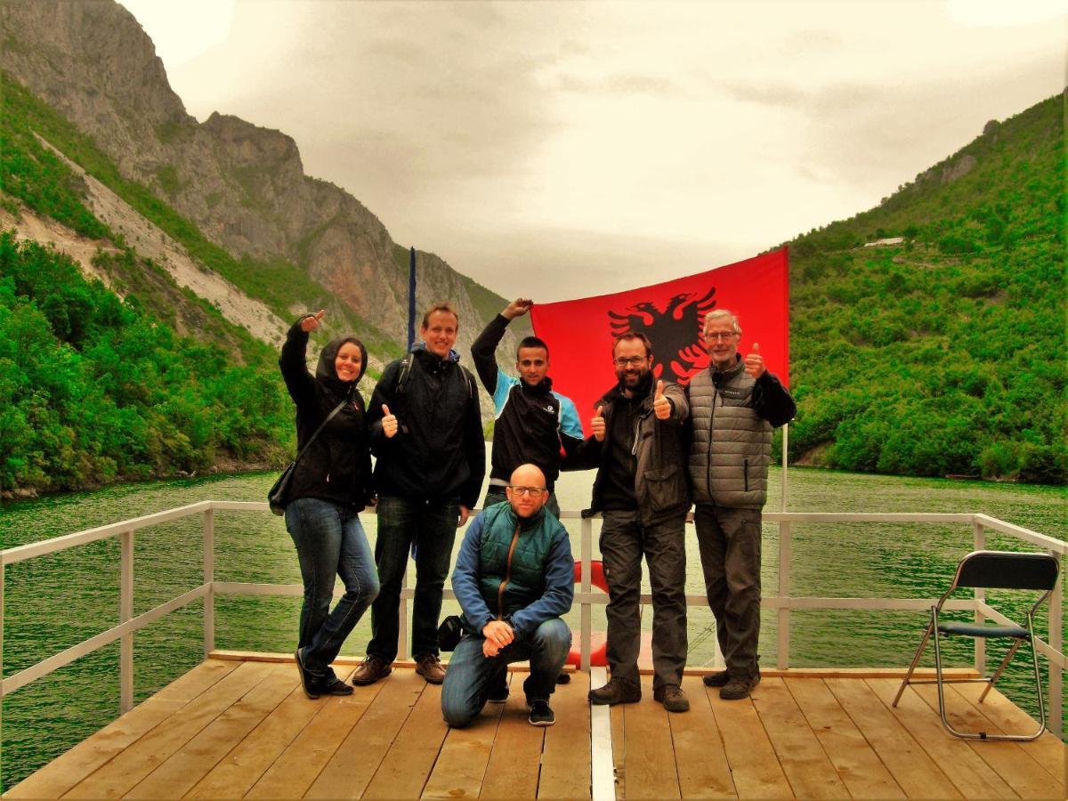 Rozafa Ferry & Accommodation Koman Екстер'єр фото