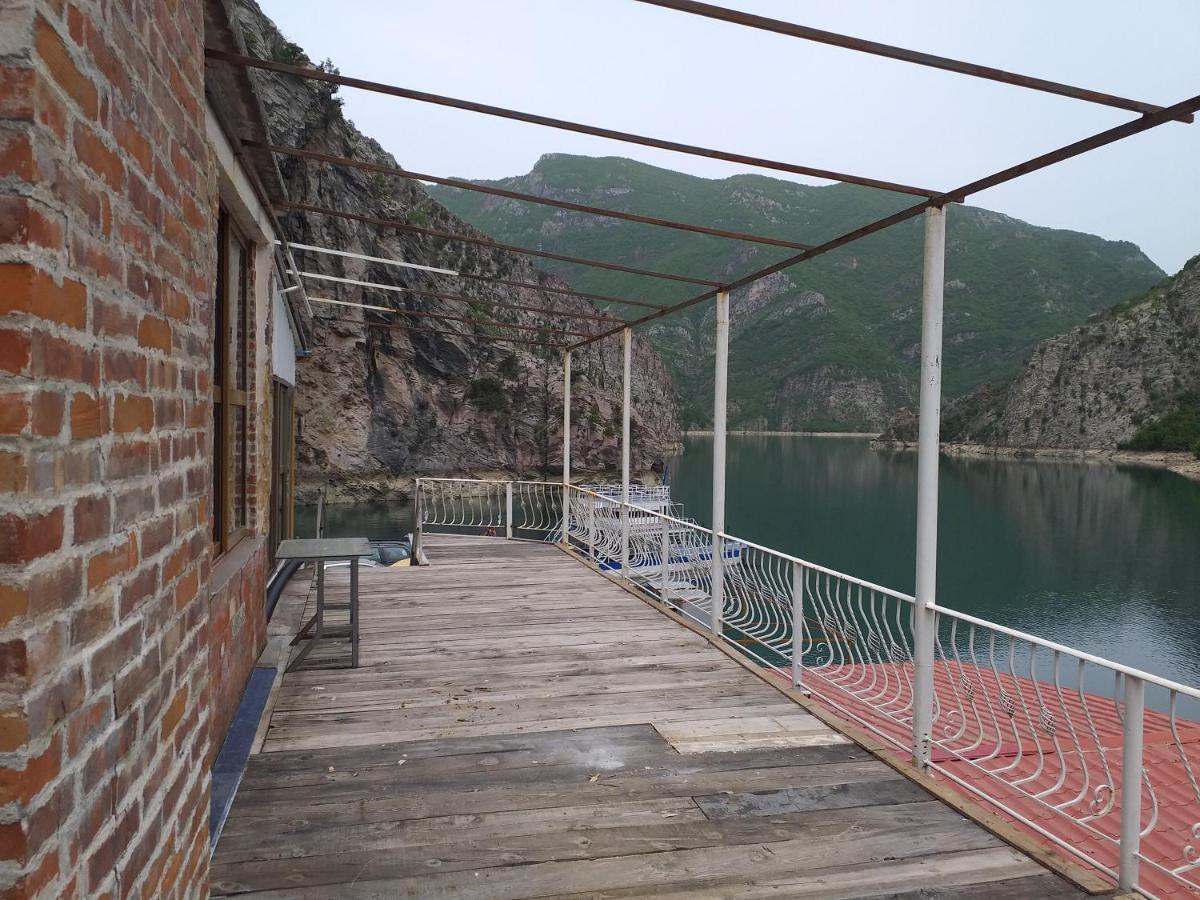 Rozafa Ferry & Accommodation Koman Екстер'єр фото